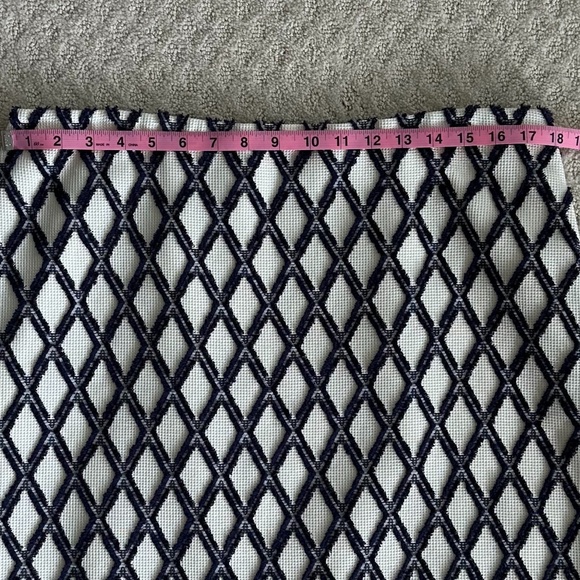 J. McLaughlin Navy Blue/Ivory Geometric Print Skirt Size 14 Office Collegiate - Picture 9 of 9